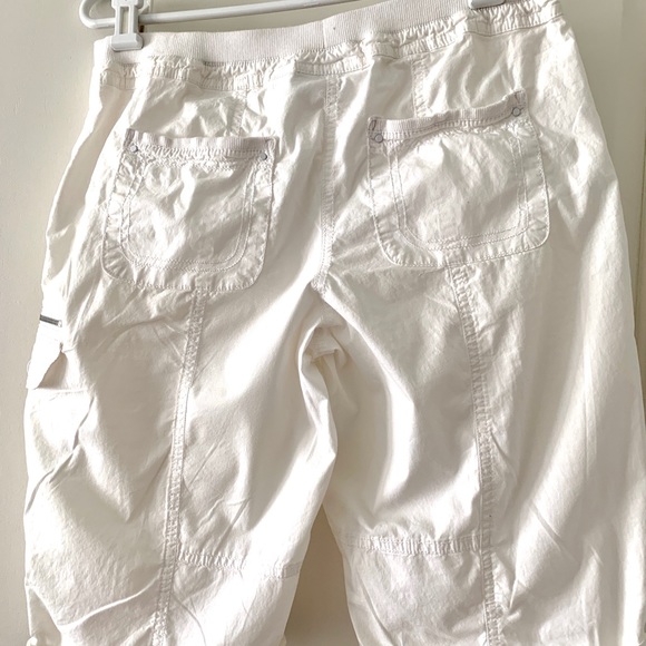 Chicos sz 0 white cotton spandex long shorts elastic waist roll up cuff - Picture 3 of 6